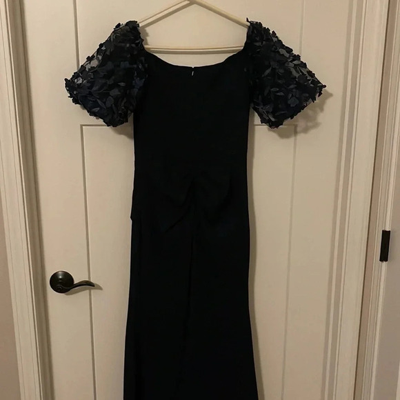 Xscape - Off-The-Shoulder Floral-Sleeve Gown - Navy Blue - Size 4P - EUC!! - Picture 14 of 16